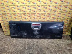Борт багажника Mitsubishi L200 2011 6724A013 KB4T 4D56U
