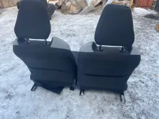 Сиденье Toyota C-HR 2022 71013F4010 ZYX11R-AHXGBW 2ZR-FXE, переднее