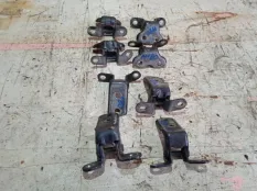 Петля двери Lexus is220 2009 6871012151 ALE20 2ADFHV