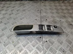 Кнопки стеклоподъемника Mitsubishi L200 2011 MR587951 KB4T 4D56U, передние правые