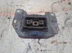 Подушка кпп Ford Focus 2009 1798908 CB4 SHDC; HWDA; HWDB; SHDA; SHDB