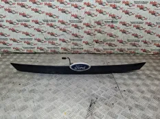 Накладка крышки багажника Ford Focus 2010 1708809 CB4 SHDC; HWDA; HWDB; SHDA; SHDB, задняя