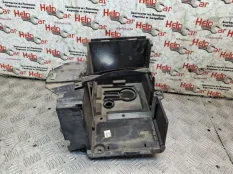 Площадка под АКБ Ford Focus 2009 3M5110723A CB4 SHDC; HWDA; HWDB; SHDA; SHDB