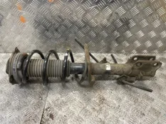 Стойка подвески Nissan Juke 2012 E4303BA61A YF15 HR16DE, передняя левая