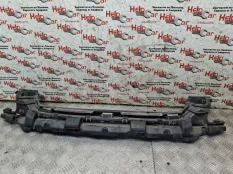 Крепление бампера Ford Focus 2009 1520646 CB4 SHDC; HWDA; HWDB; SHDA; SHDB