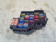 Блок предохранителей Volkswagen TOUAREG 2008 7L0941828A 7L BKS