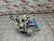 Блок предохранителей Toyota RAV4 2004 8273142010 ACA20 1CDFTV