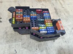 Блок предохранителей Volkswagen TOUAREG 2008 7L0941828B 7L BKS