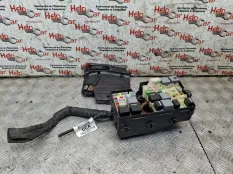 Блок предохранителей Ford Focus 2011-2015 AV6T14A067AC CB8 PNDA