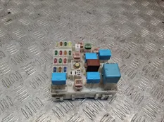 Блок предохранителей Toyota RAV4 2004 8272142040 ACA20 1CDFTV