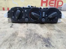 Блок управления климат-контролем Ford Focus 2011 1719798 CB4 HXDA; HXDB; SIDA