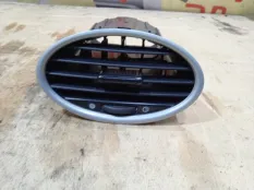Дефлектор Ford Focus 2009 1677036 CB4 SHDC; HWDA; HWDB; SHDA; SHDB