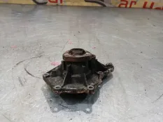 Помпа AUDI Q7 2007 06E121018A 4LB BUG