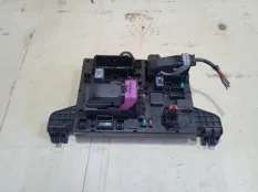 Блок предохранителей Opel Astra J 2010 13302300 P10 A14XER
