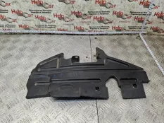 Дефлектор радиатора Toyota Avensis 2003 5329305010 ADT251 1ZZFE, правый