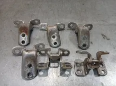 Петля двери Toyota RAV4 2003 6871030160 ACA20 1AZFE