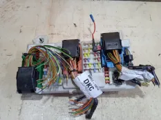 Блок предохранителей Ford Focus 2010 7M5T14A073JF CB4 SHDC; HWDA; HWDB; SHDA; SHDB