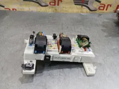 Блок предохранителей Ford Focus 2010 8M5T14014DLC CB4 SHDC; HWDA; HWDB; SHDA; SHDB