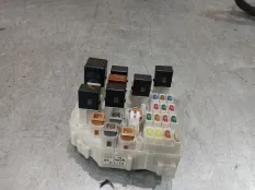 Блок предохранителей Toyota RAV4 2002 8272142020 ZCA25 1ZZFE