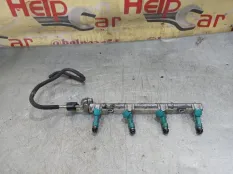 Рампа топливная Toyota RAV4 2006 2381428031 ACA30 1AZFE