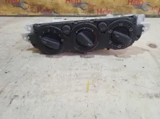 Блок управления климат-контролем Ford Focus 2010 1719798 CB4 SHDC; HWDA; HWDB; SHDA; SHDB