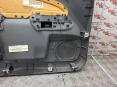 Обшивка двери Ford Focus 2010 1716093 CB4 SHDC; HWDA; HWDB; SHDA; SHDB, передняя правая