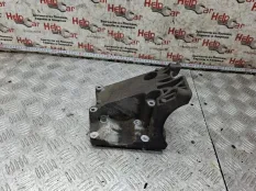 Кронштейн Ford Focus 2010 1715451 CB4 SHDC; HWDA; HWDB; SHDA; SHDB