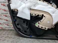 Обшивка двери Opel Astra J 2010 13315236 P10 A14XER, передняя правая