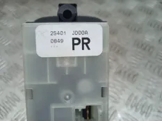 Кнопки стеклоподъемника Nissan Qashqai 2009 25401JD00A J10 K9K, передние правые