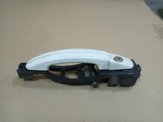 Ручка двери внешняя Ford Focus 2010 1305822 CB4 SHDC; HWDA; HWDB; SHDA; SHDB, передняя правая