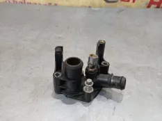 Корпус термостата Ford Focus 2010 1531004 CB4 SHDC; HWDA; HWDB; SHDA; SHDB
