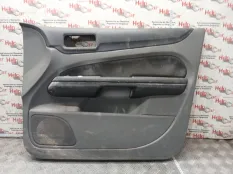 Обшивка двери Ford Focus 2010 1716093 CB4 SHDC; HWDA; HWDB; SHDA; SHDB, передняя правая