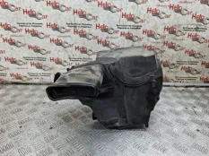 Корпус воздушного фильтра Ford Focus 2009 1947921 CB4 SHDC; HWDA; HWDB; SHDA; SHDB