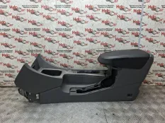 Подлокотник Ford Focus 2009 1670613 CB4 SHDC; HWDA; HWDB; SHDA; SHDB