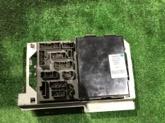 Блок предохранителей LAND ROVER FREELANDER 2005 YWC500210