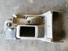 Центральная консоль Mitsubishi Pajero MR714200 V45W 6G74