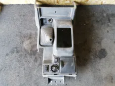 Центральная консоль Mitsubishi Pajero MR714200 V45W 6G74