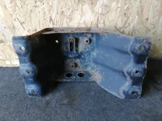 Крепление запасного колеса Mitsubishi Pajero MB846453 V45W 6G74