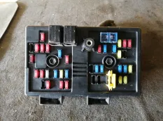 Блок предохранителей Chevrolet Captiva 2007 96821082 C100 Z24SED