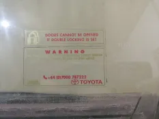 Стекло двери Toyota RAV4 2005 6810242120 ACA20 1CDFTV, переднее левое