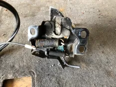 Замок капота Honda Civic 2007 74120SMRE01 5D R18A2
