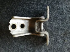 Петля двери Nissan Navara 2006 80400ZP80A D40 YD25DDTI, передняя правая