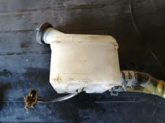 Бачок тормозной жидкости Toyota Hiace 4722126120