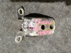 Петля двери Nissan Navara 2008 80400ZP80A D40 YD25DDTI, передняя правая