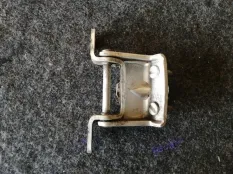 Петля двери Nissan Navara 2006 82400EA00A D40 YD25DDTI, задняя правая