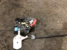 Замок двери Volkswagen Touran 2005 07L839015 1T1 BVY, задний левый