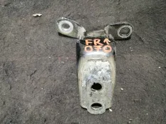 Петля двери Honda CR-V 2009 67410SWWE01ZZ RE5 R20A2, передняя правая