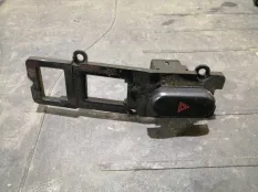 Кнопка аварийной остановки Mitsubishi Pajero Sport 2003 MR117573 K94 4D56