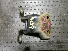 Петля двери Nissan Terrano2 2004 8240190J10 TD27TI, задняя левая