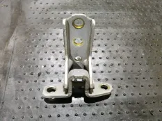 Петля двери Mitsubishi L200 2006 5732A027 KB4T 4D56U, задняя правая